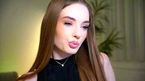 Petitegonwiild online show from 10/10/25, 10:09