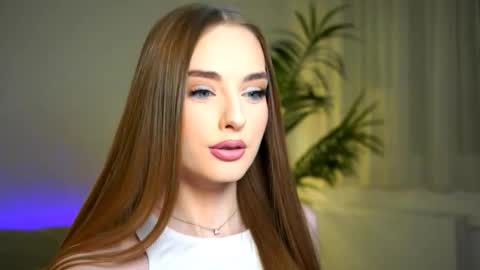 Petitegonwiild online show from 12/02/25, 09:21