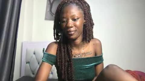 petitehoneyy online show from 05/27/26, 09:45
