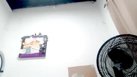 Snapshot of petiteivoryqueen chatting on 12/05/25, 03:26 danna online show from 12/05/25, 03:26