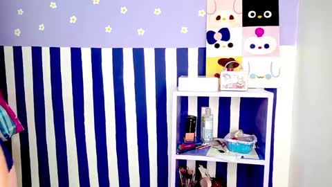 danna online show from 04/17/26, 05:43