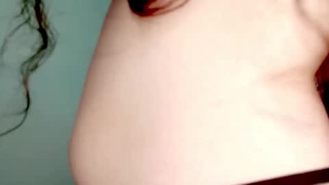 Snapshot of petiteivoryqueen chatting on 05/06/26, 05:46 danna online show from 05/06/26, 05:46