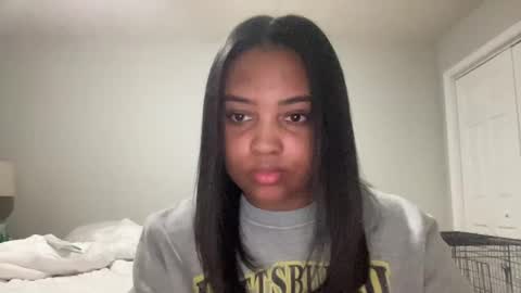 Snapshot of petitekinkxo chatting on 01/19/25, 01:10 petitekinkxo online show from 01/19/25, 01:10