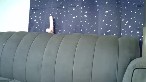 Snapshot of petitekittyy chatting on 02/17/26, 03:25 Kitty online show from 02/17/26, 03:25