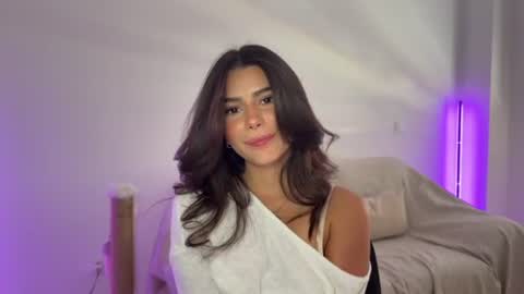 Snapshot of petitenicolex chatting on 07/22/26, 02:09 Nicolee online show from 07/22/26, 02:09