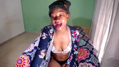 petitesammy online show from 04/12/26, 10:31