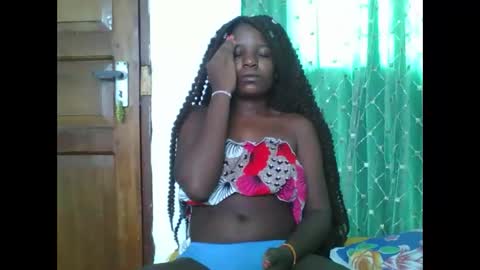 petitesweetchiq online show from 03/09/26, 06:39