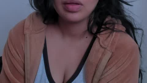 Snapshot of petitgirl_ chatting on 05/31/26, 04:58 J A S S online show from 05/31/26, 04:58