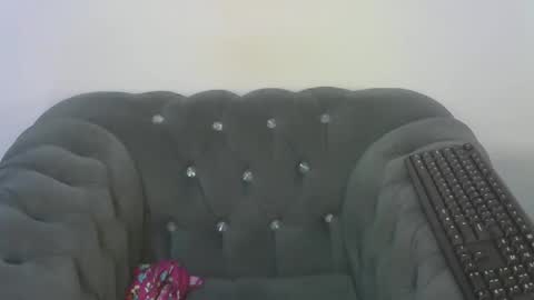 petitpearl online show from 02/17/25, 09:24