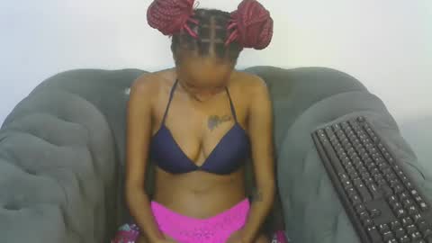 petitpearl online show from 02/22/25, 02:52