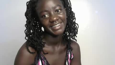 petitte_gyaal online show from 10/19/25, 04:18