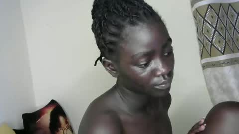 petitte_gyaal online show from 11/15/25, 05:09