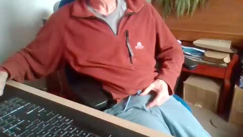 Snapshot of petitwilly chatting on 02/10/26, 02:32 petitwilly online show from 02/10/26, 02:32