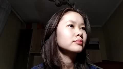 Snapshot of petronilayoshimori chatting on 11/24/25, 12:05 Hello Viola here online show from 11/24/25, 12:05