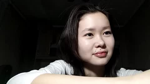 Snapshot of petronilayoshimori chatting on 11/25/25, 12:16 Hello Viola here online show from 11/25/25, 12:16