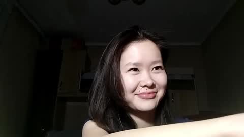 Snapshot of petronilayoshimori chatting on 11/26/25, 01:34 Hello Viola here online show from 11/26/25, 01:34