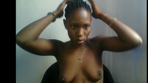 Snapshot of pettie_queen chatting on 10/30/25, 09:55 beauty online show from 10/30/25, 09:55