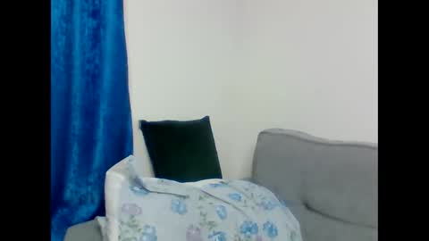 Arielle online show from 11/08/25, 02:23