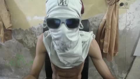 petty_boy777 online show from 01/12/26, 09:09