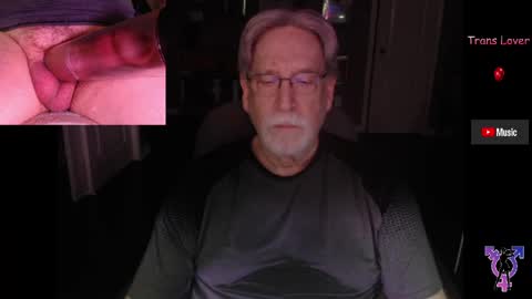 Snapshot of pghk2000 chatting on 05/17/26, 05:38 George online show from 05/17/26, 05:38