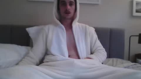 pgramlin09 online show from 10/31/25, 06:31