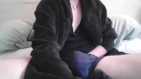 pgramlin09 online show from 12/02/25, 08:37