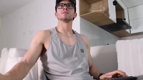 phantom_bigger1 online show from 10/13/25, 03:34