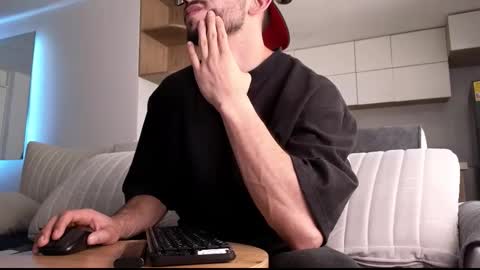 phantom_bigger1 online show from 12/19/25, 07:10