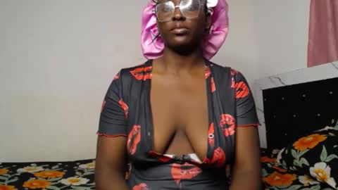 Snapshot of phat_pussylips chatting on 03/26/26, 11:43 tatiana online show from 03/26/26, 11:43