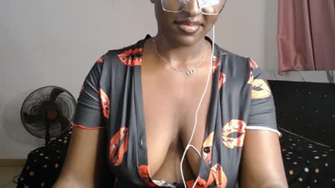 Snapshot of phat_pussylips chatting on 08/05/26, 12:13 tatiana online show from 08/05/26, 12:13
