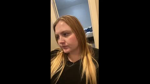 Snapshot of phatassblond chatting on 01/19/25, 12:38 PhatAssBlond online show from 01/19/25, 12:38