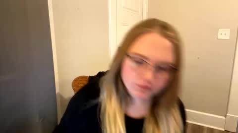 Snapshot of phatassblond chatting on 01/20/25, 10:37 PhatAssBlond online show from 01/20/25, 10:37