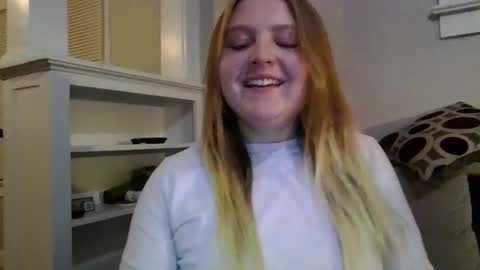 Snapshot of phatassblond chatting on 02/14/25, 01:13 PhatAssBlond online show from 02/14/25, 01:13