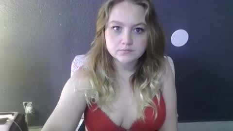 Snapshot of phatassblond chatting on 03/01/25, 06:43 PhatAssBlond online show from 03/01/25, 06:43