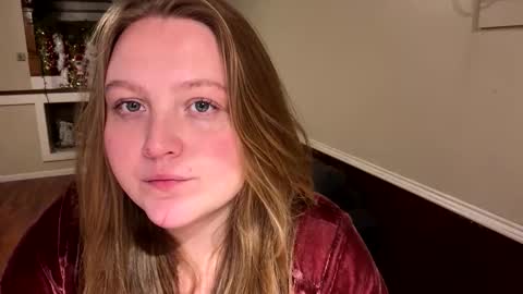 Snapshot of phatassblond chatting on 12/19/25, 11:12 PhatAssBlond online show from 12/19/25, 11:12