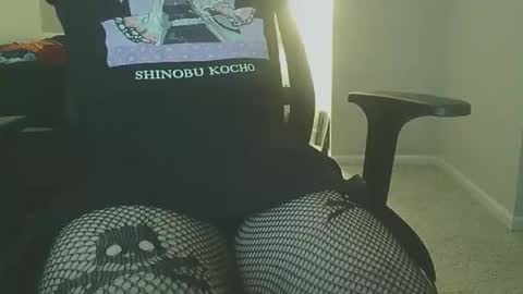 Snapshot of philiies08 chatting on 11/12/25, 03:51 Mia online show from 11/12/25, 03:51