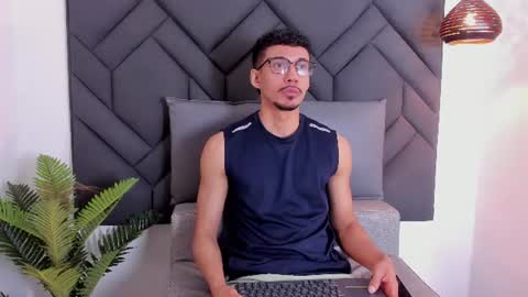 Milo online show from 06/10/26, 03:07
