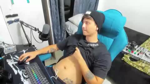 Snapshot of philip_dj chatting on 02/11/26, 02:49 philip_dj online show from 02/11/26, 02:49