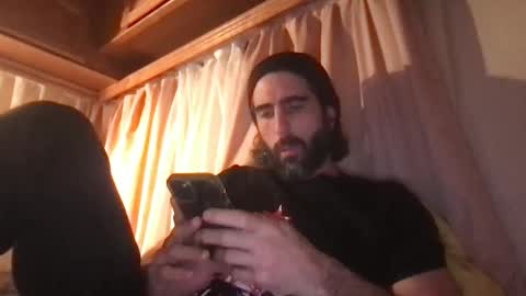 Snapshot of philllaroche chatting on 12/01/25, 04:28 Phill online show from 12/01/25, 04:28