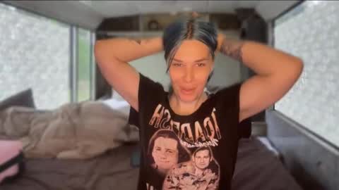 phoebebobebe online show from 10/27/25, 07:01