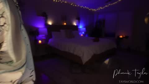 PHOENIX TAYLOR online show from 11/07/25, 02:44