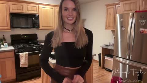 PHOENIX TAYLOR online show from 02/06/26, 03:33