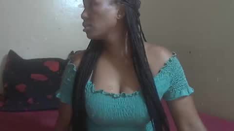 Snapshot of phoenixcandy chatting on 01/11/25, 06:33 phoenixcandy online show from 01/11/25, 06:33