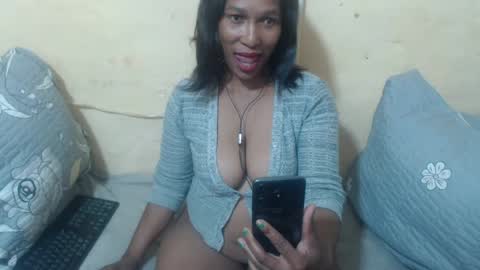 Snapshot of phoenixcandy chatting on 06/18/26, 01:06 phoenixcandy online show from 06/18/26, 01:06