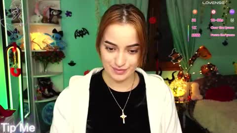 Snapshot of phoenixlunar chatting on 10/26/25, 03:29 Selena online show from 10/26/25, 03:29