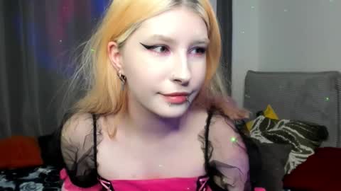 Phoenixvale Pls follow me online show from 11/25/25, 04:07