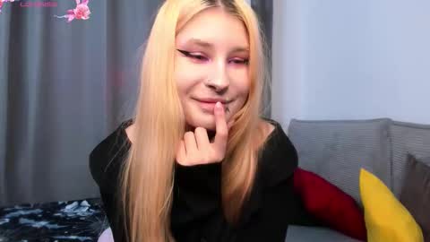 Phoenixvale Pls follow me online show from 11/29/25, 03:04