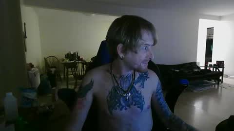 Snapshot of phrostdd chatting on 11/11/25, 02:33 FrankenDaddy online show from 11/11/25, 02:33