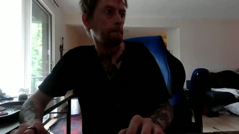 Snapshot of phrostdd chatting on 05/24/26, 02:33 FrankenDaddy online show from 05/24/26, 02:33