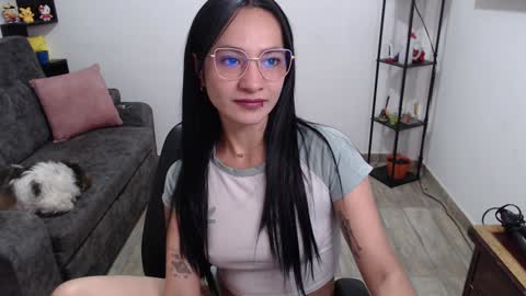 Snapshot of pia_horny chatting on 02/04/25, 08:28 Pia  online show from 02/04/25, 08:28